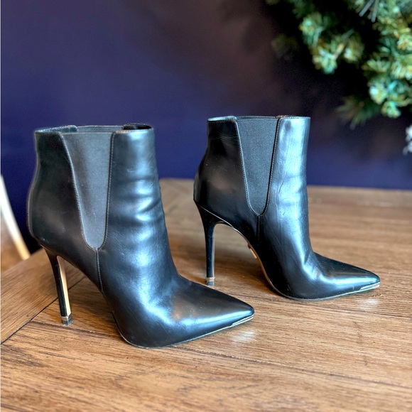 Michael Kors Collection Black Leather Pump Bootie - Picture 4 of 6